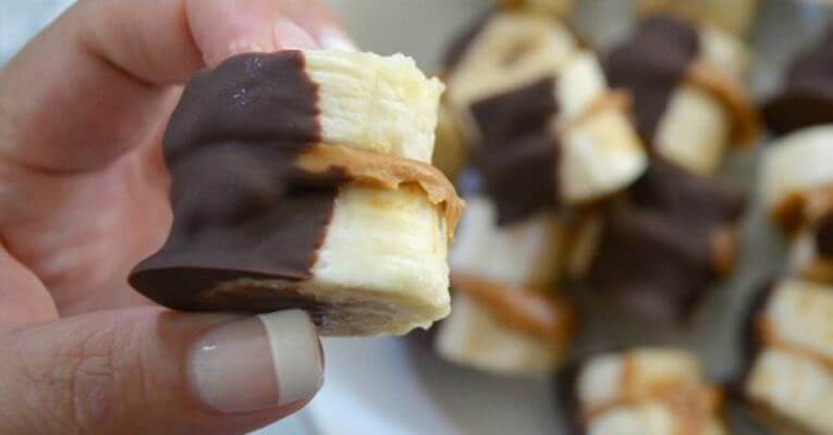 Frozen Chocolate-Dipped Peanut Butter Banana Bites